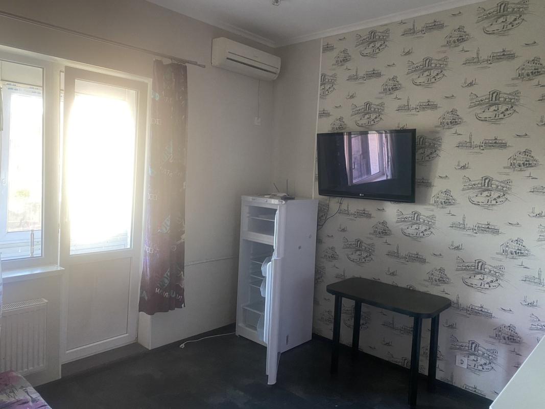 Long term rent 1 bedroom-(s) apartment Blahovishchenska Street (Karla Marksa Street) 13