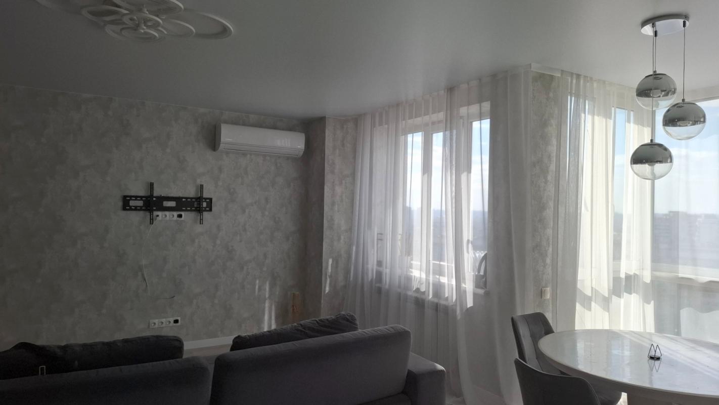 Sale 3 bedroom-(s) apartment 88 sq. m., Hvardiytsiv-Shyronintsiv Street 72а