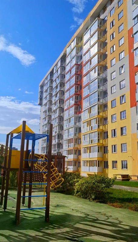 Продаж 3 кімнатної квартири 88 кв. м, Гвардійців-Широнінців вул. 72а