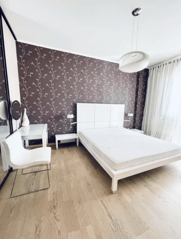 Long term rent 3 bedroom-(s) apartment Yaroslava Mudrogo Street (Petrovskoho Street) 30а