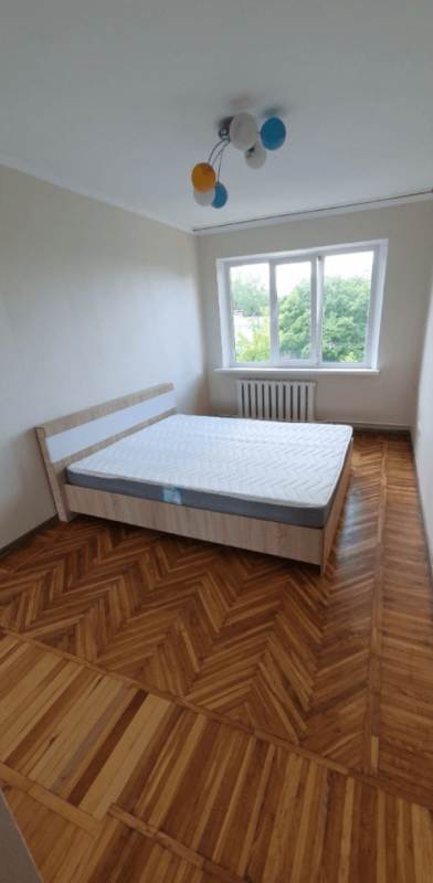 Long term rent 3 bedroom-(s) apartment Derevyanka Street 20а