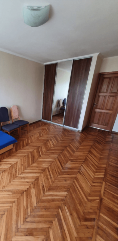 Long term rent 3 bedroom-(s) apartment Derevyanka Street 20а