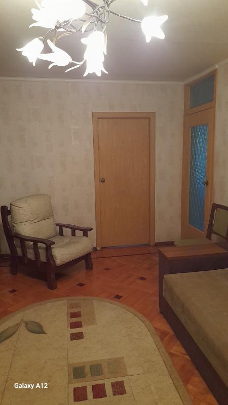 Продаж 3 кімнатної квартири 60 кв. м, Матросова вул. 10