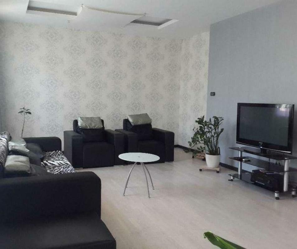 Long term rent 3 bedroom-(s) apartment Danylevskoho Street 6