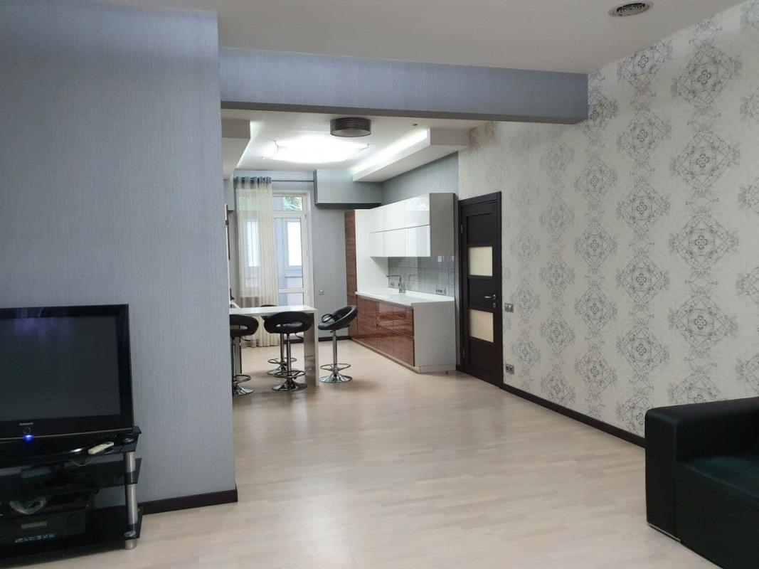 Long term rent 3 bedroom-(s) apartment Danylevskoho Street 6