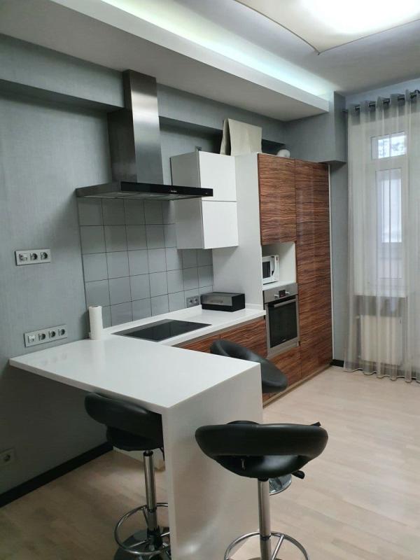 Long term rent 3 bedroom-(s) apartment Danylevskoho Street 6