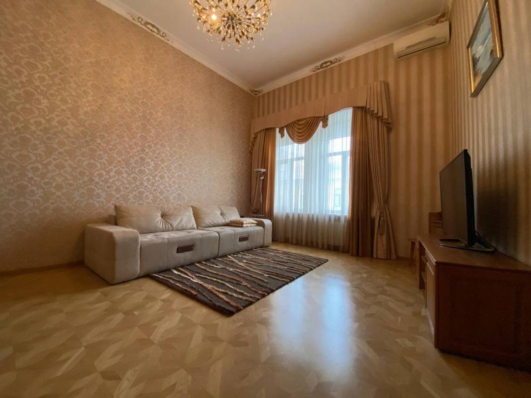 Продажа 5 комнатной квартиры 218 кв. м, Сумская ул. 19