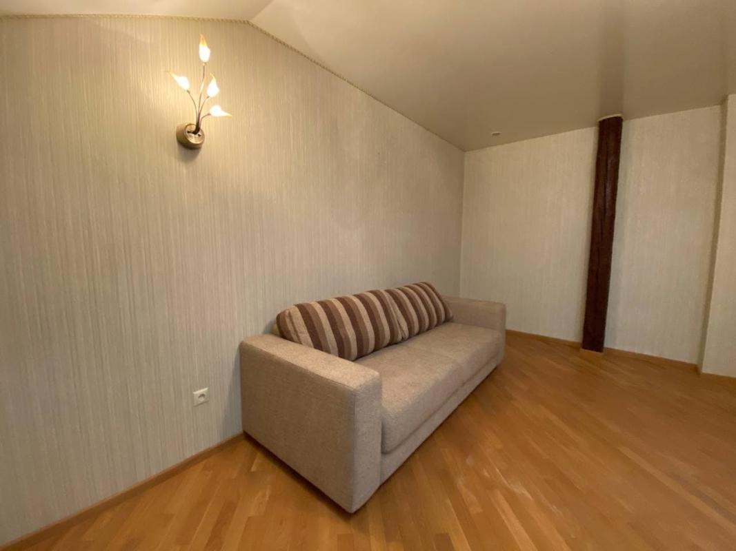 Sale 5 bedroom-(s) apartment 218 sq. m., Sumska Street 19