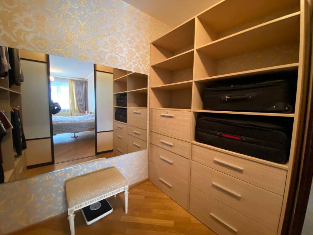 Sale 5 bedroom-(s) apartment 218 sq. m., Sumska Street 19