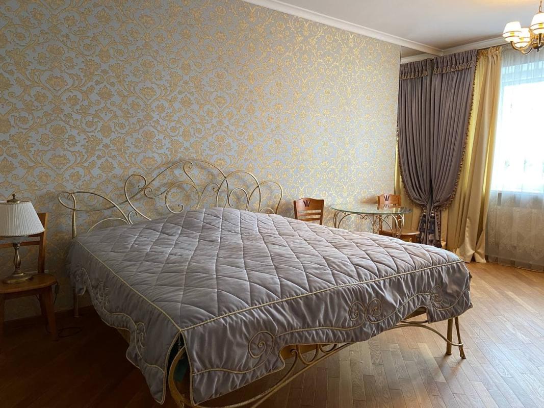 Sale 5 bedroom-(s) apartment 218 sq. m., Sumska Street 19