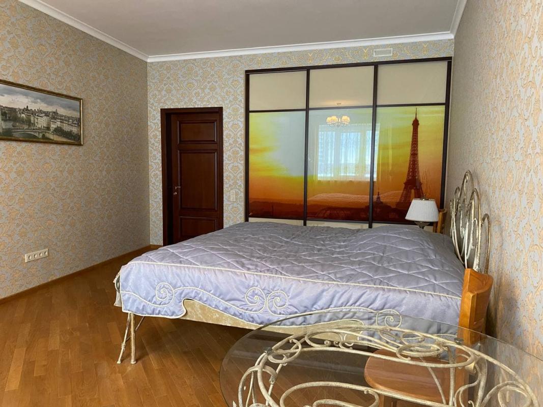 Sale 5 bedroom-(s) apartment 218 sq. m., Sumska Street 19