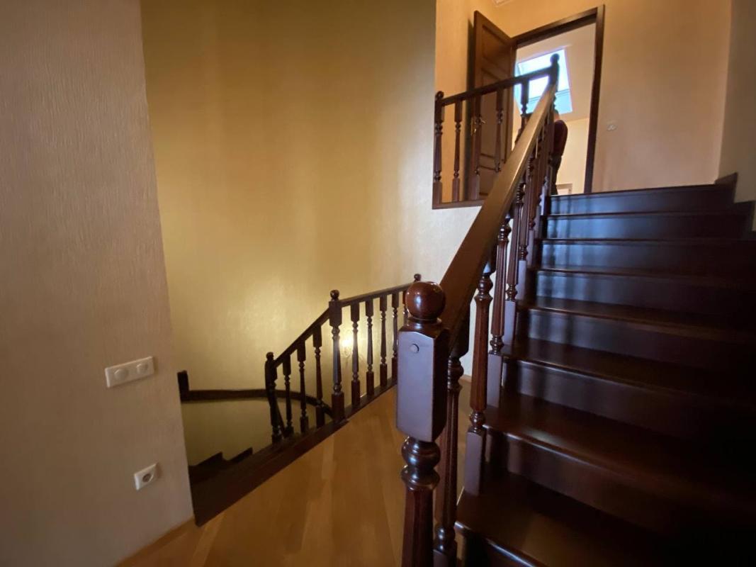 Sale 5 bedroom-(s) apartment 218 sq. m., Sumska Street 19