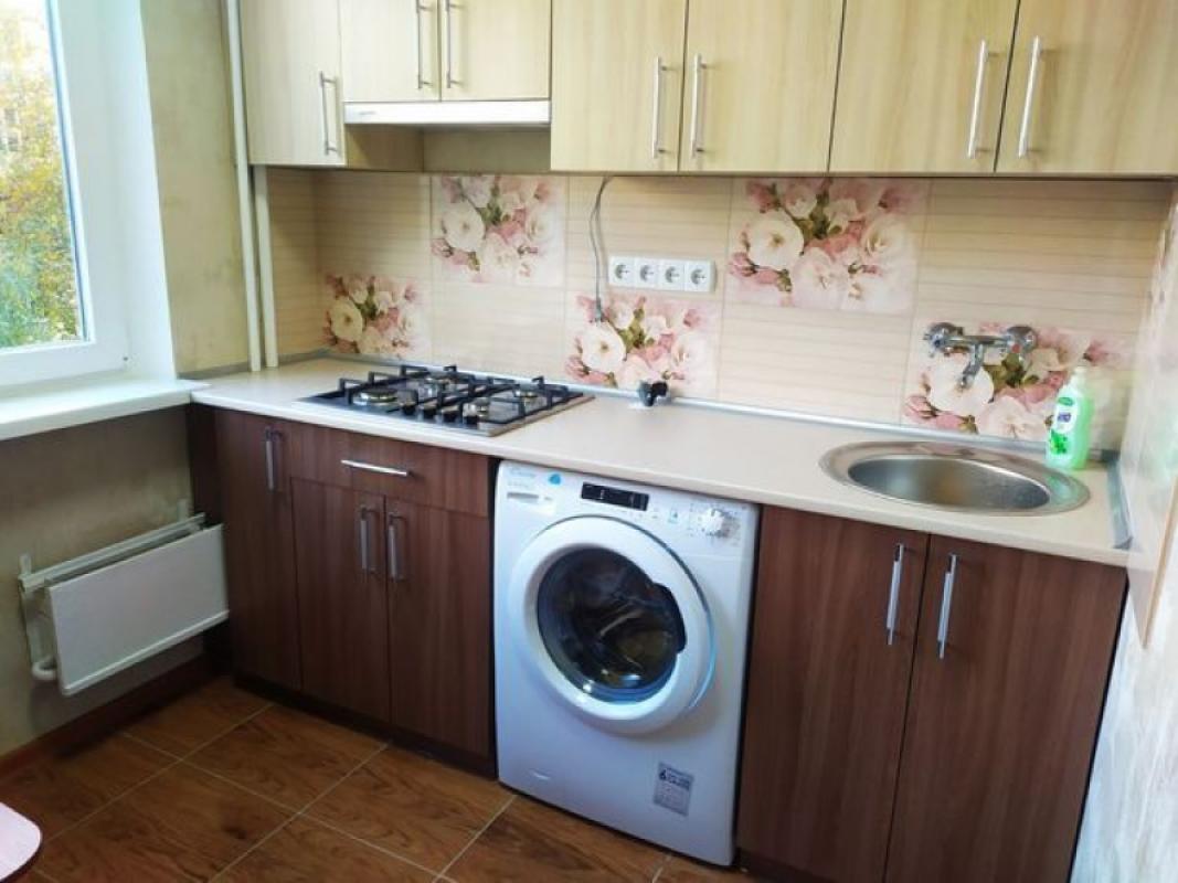 Long term rent 3 bedroom-(s) apartment Zolochivska Street 28