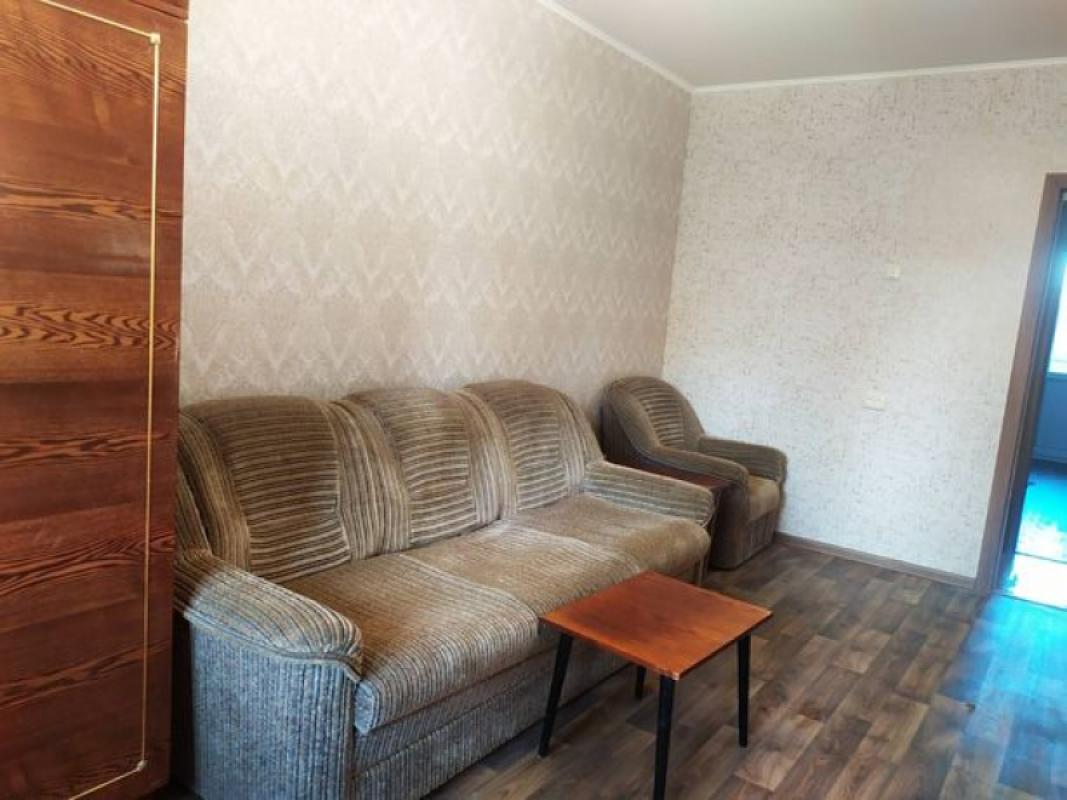 Long term rent 3 bedroom-(s) apartment Zolochivska Street 28