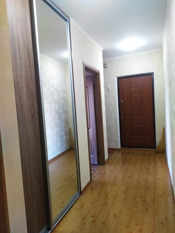 Long term rent 3 bedroom-(s) apartment Zolochivska Street 28