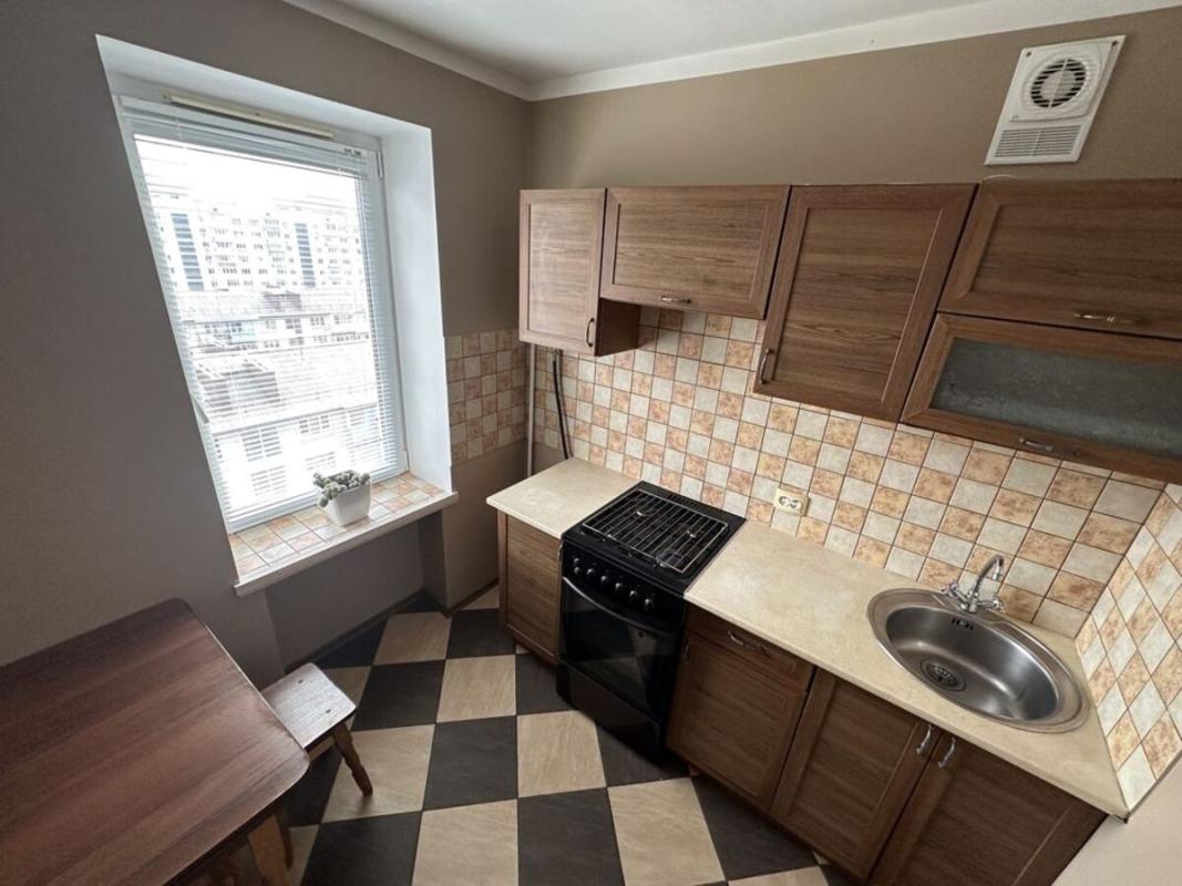 Продаж 1 кімнатної квартири 29 кв. м, Набережно-Корчуватська вул. 80