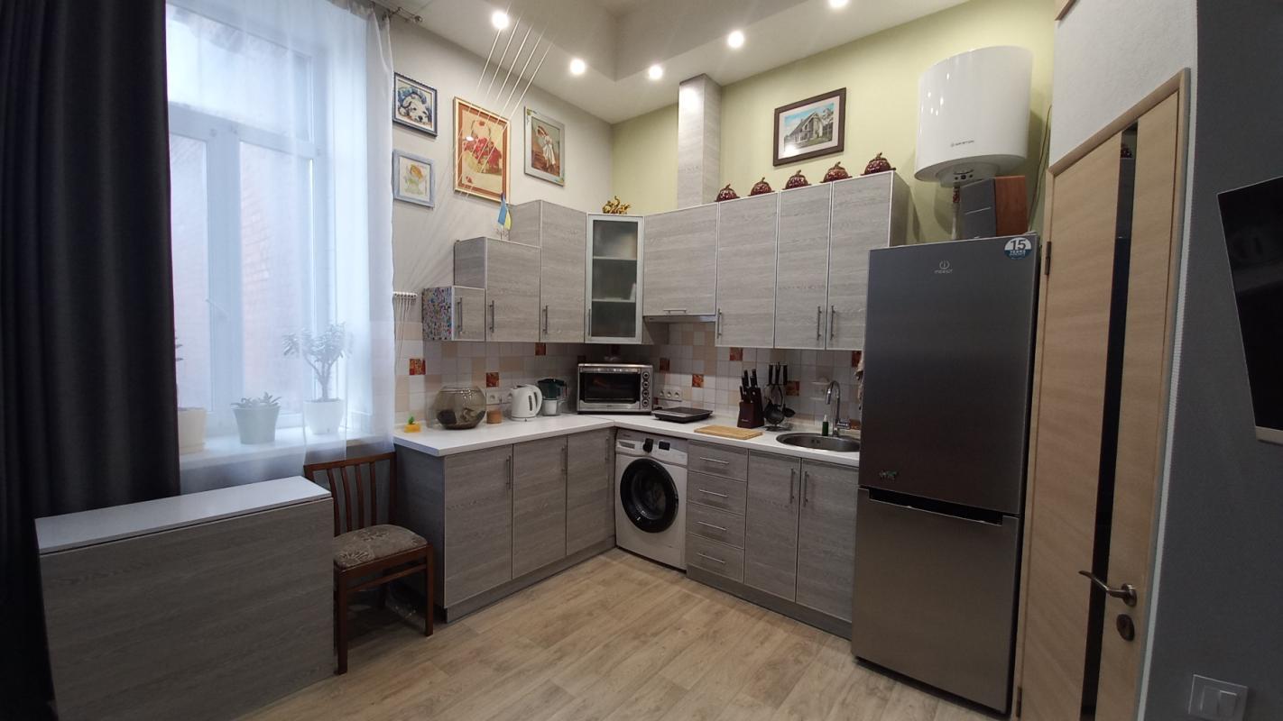 Sale 1 bedroom-(s) apartment 27 sq. m., Heroyiv Nebesnoyi Sotni maidan 22