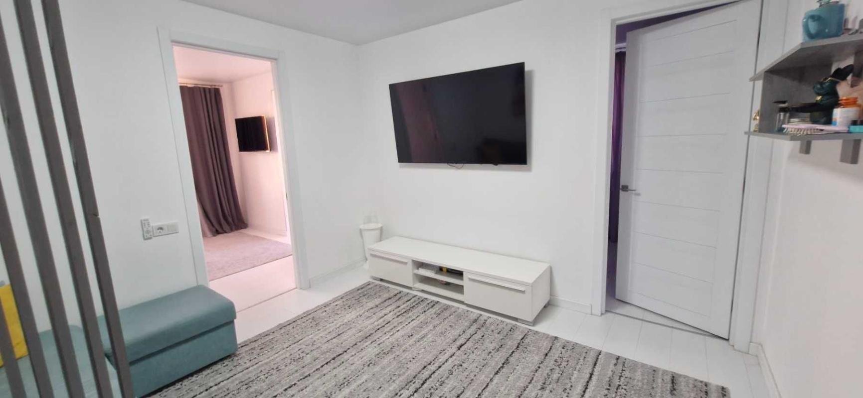 Long term rent 3 bedroom-(s) apartment Yelyzavetynska Street 7а