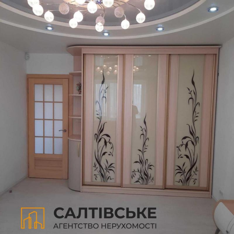 Продаж 2 кімнатної квартири 80 кв. м, Кричевського вул. 33