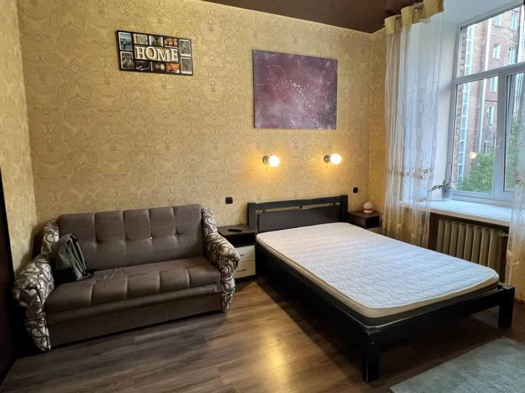 Long term rent 1 bedroom-(s) apartment Yevhena Kotliara Street (Chervonoarmiiska Street) 8/10в