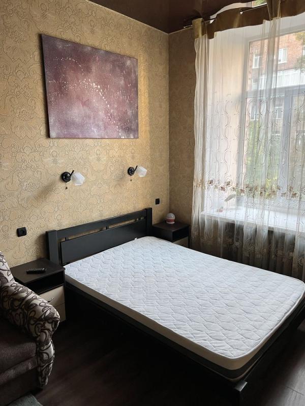 Long term rent 1 bedroom-(s) apartment Yevhena Kotliara Street (Chervonoarmiiska Street) 8/10в