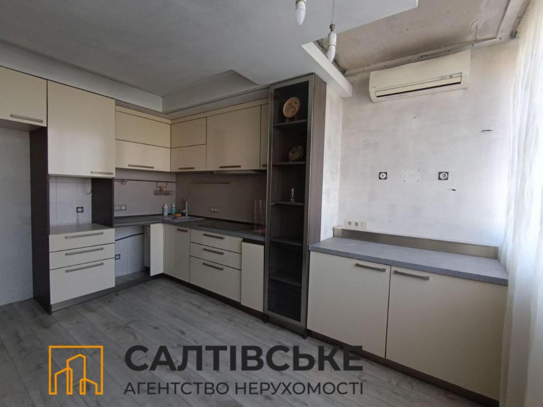 Продаж 3 кімнатної квартири 70 кв. м, Кричевського вул. 40