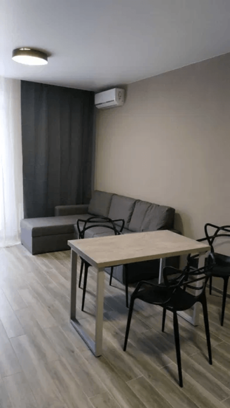 Long term rent 1 bedroom-(s) apartment Serpova Street 4