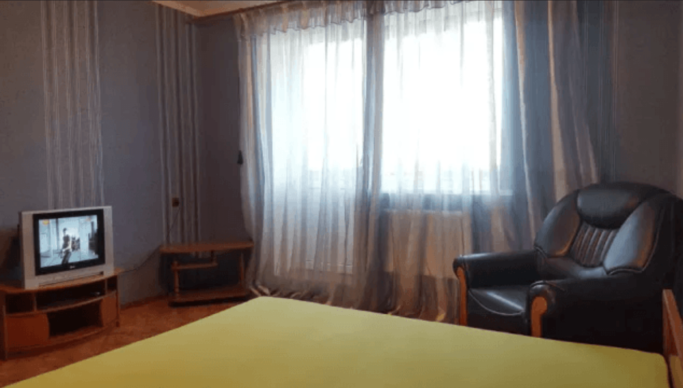 Long term rent 1 bedroom-(s) apartment Volodymyra Usenka lane (Sotsialistychnyi Lane)