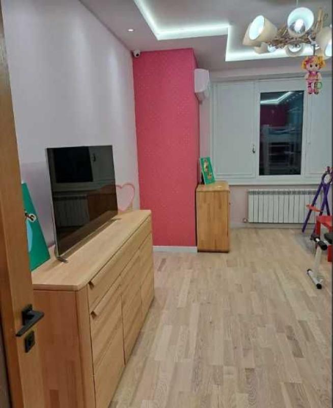 Long term rent 2 bedroom-(s) apartment Velyka Panasivska Street (Kotlova Street)