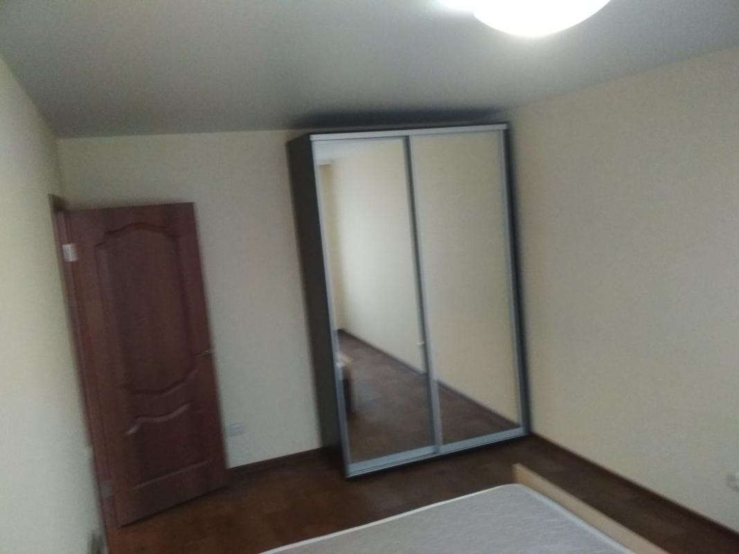 Long term rent 1 bedroom-(s) apartment Peremohy Avenue 66