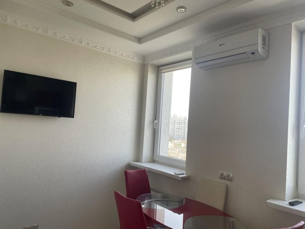 Long term rent 2 bedroom-(s) apartment Iskrynsky Lane 19б