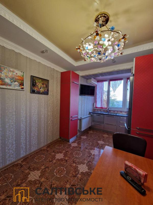 Продаж 3 кімнатної квартири 85 кв. м, Кричевського вул. 33