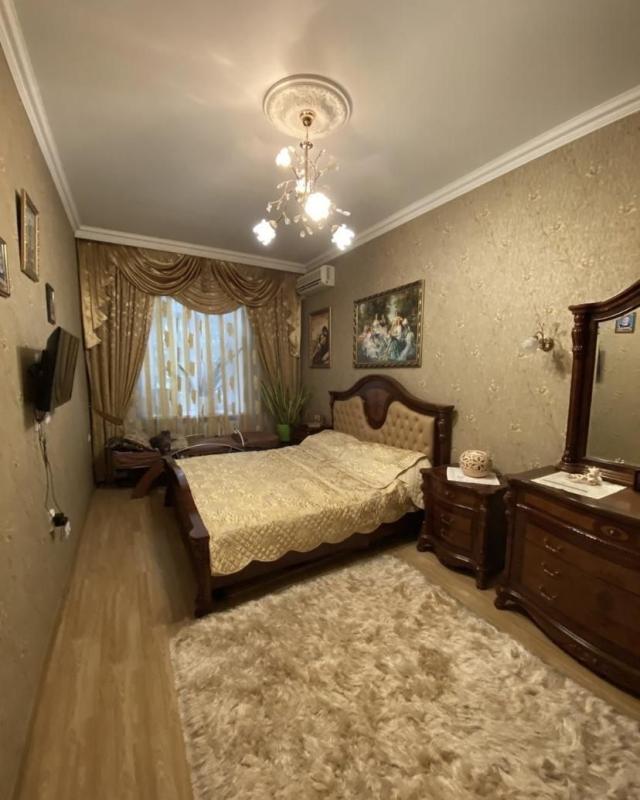 Long term rent 4 bedroom-(s) apartment Korolenka Street 19