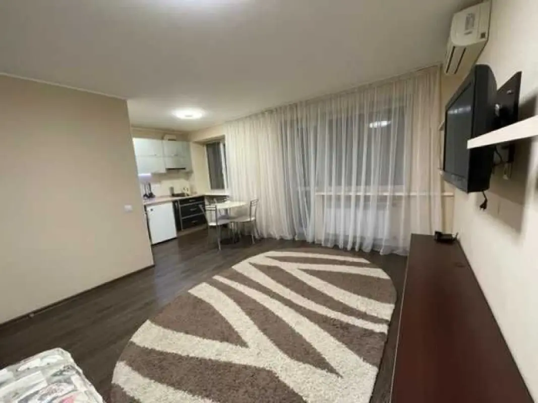 Apartment for rent - Nauky avenue 72