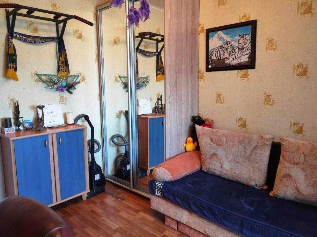 Продаж 3 кімнатної квартири 69 кв. м, Сонячна вул. 3