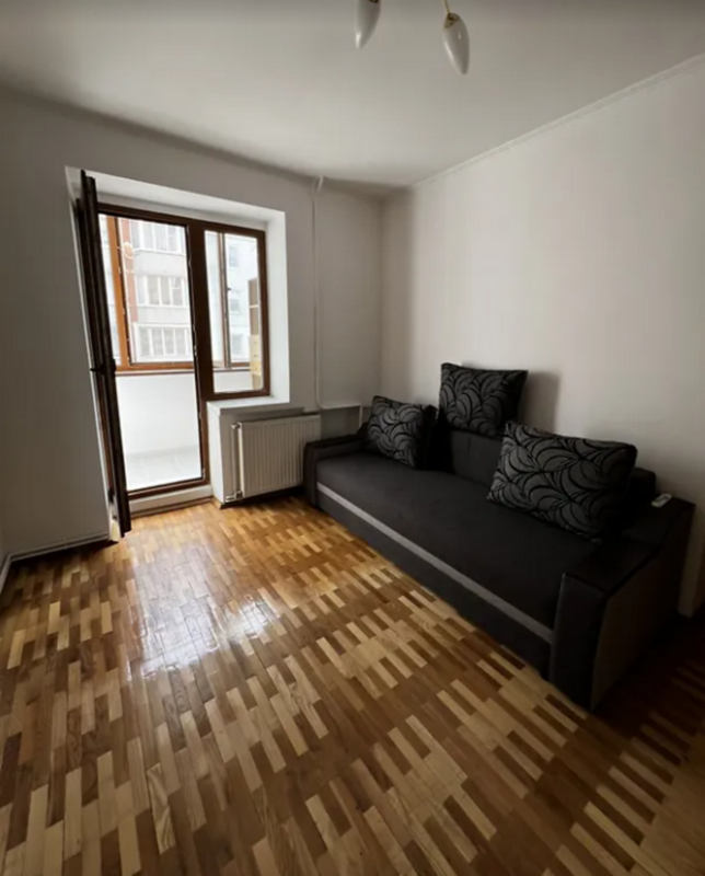 Sale 3 bedroom-(s) apartment 58 sq. m., Karpenka Street 8