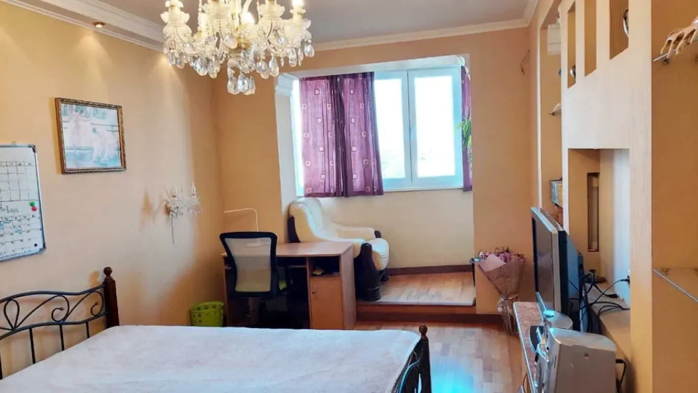 Long term rent 4 bedroom-(s) apartment Illinska Street 61