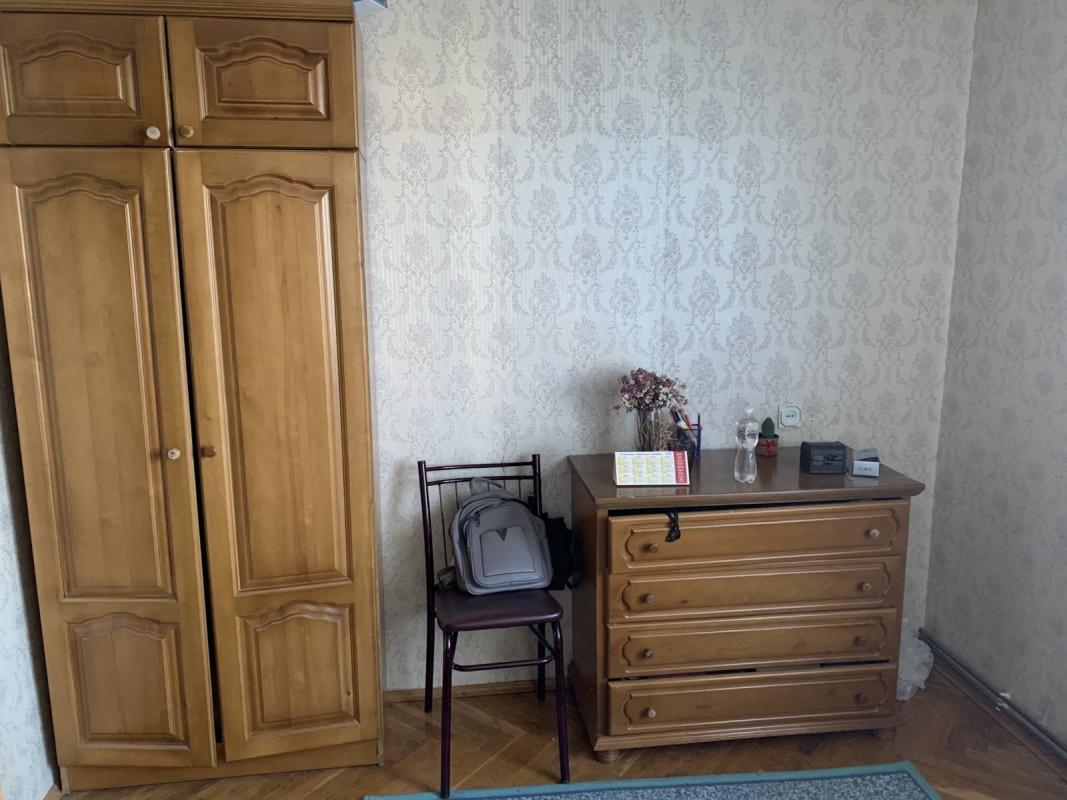 Sale 4 bedroom-(s) apartment 73 sq. m., Heroiv Krut Street 5