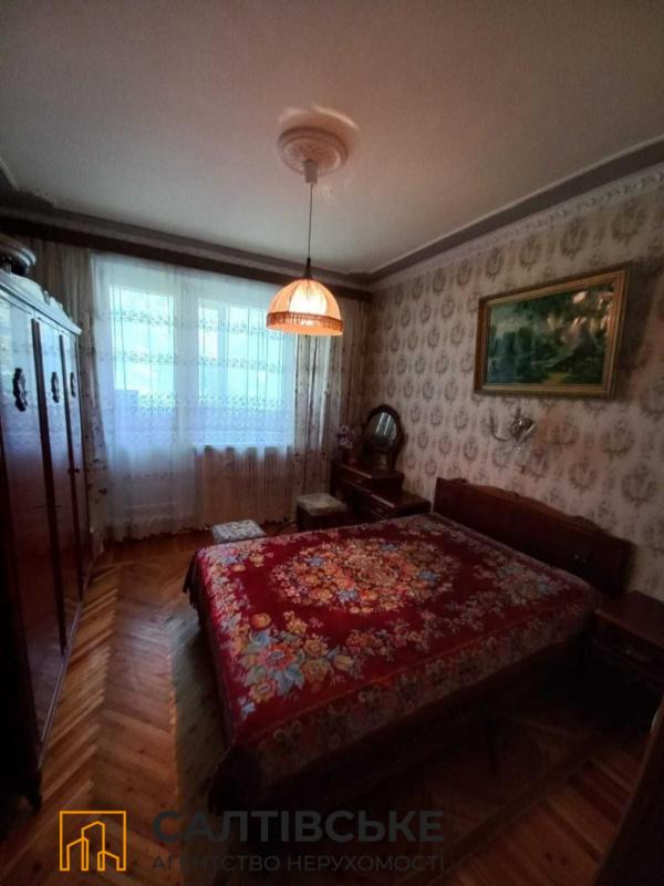 Продаж 4 кімнатної квартири 84 кв. м, Тракторобудівників просп. 98