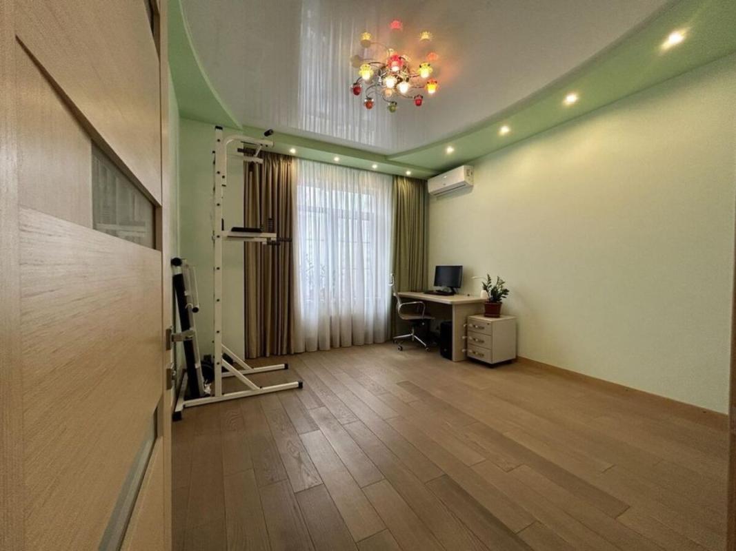 Sale 2 bedroom-(s) apartment 80 sq. m., Dmytra Lutsenka Street 8