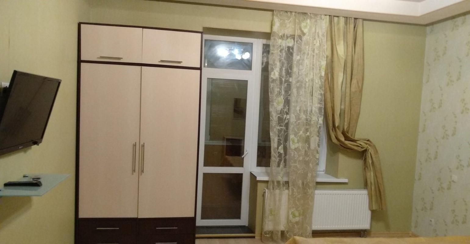 Продажа 3 комнатной квартиры 120 кв. м, Академика Барабашова ул. 32