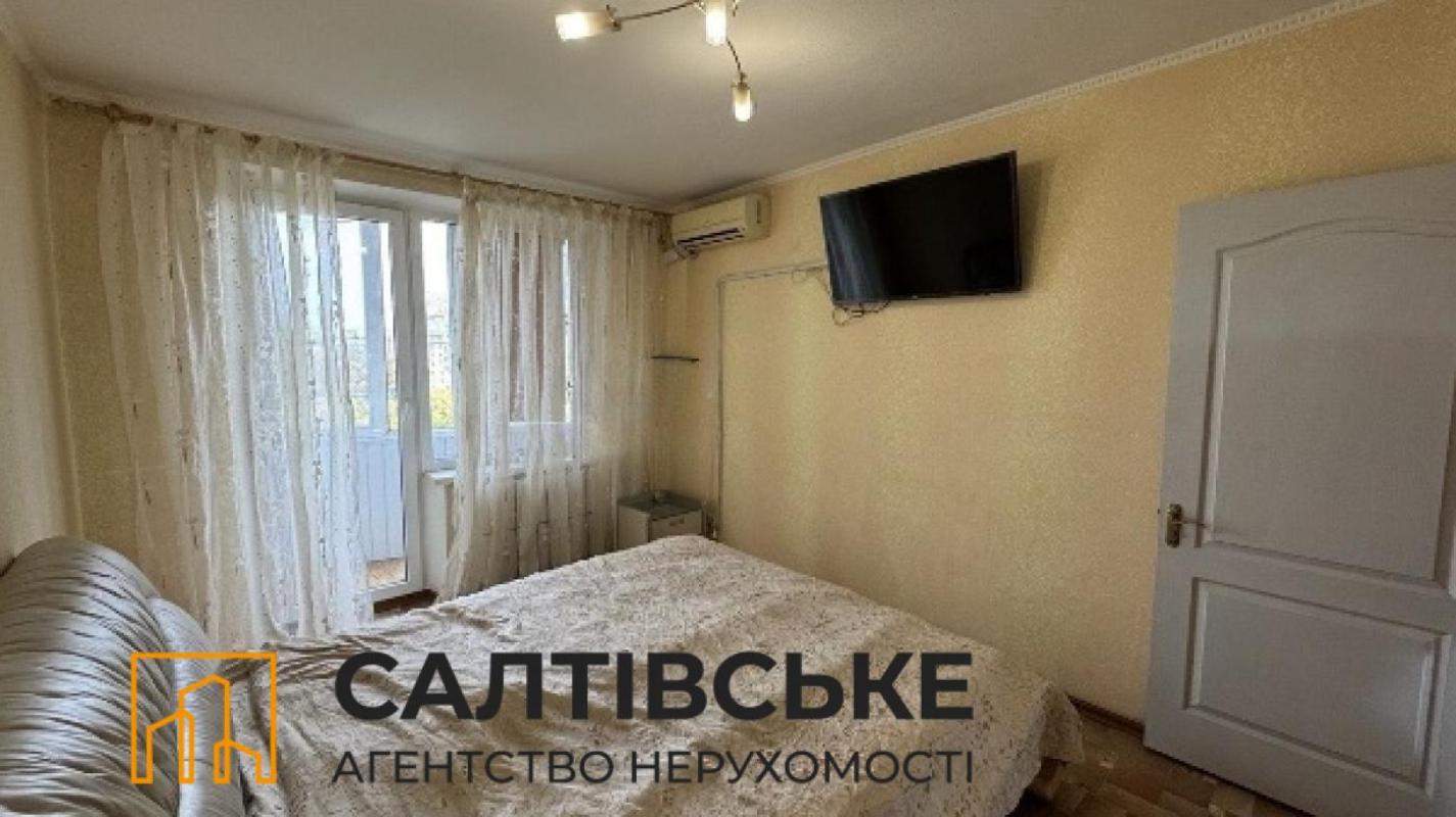 Продаж 3 кімнатної квартири 64 кв. м, Героїв Праці вул. 38