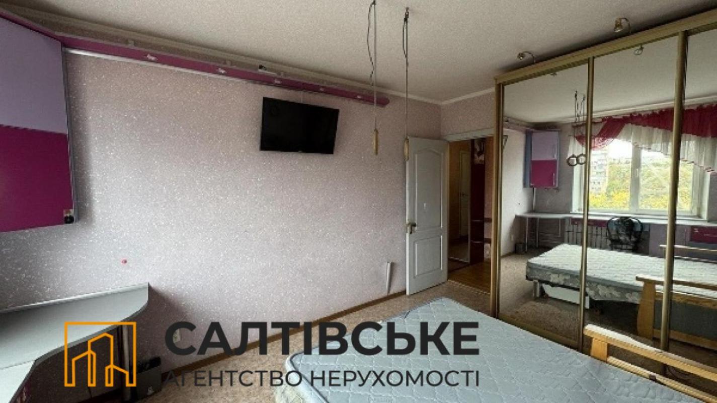 Продаж 3 кімнатної квартири 64 кв. м, Героїв Праці вул. 38