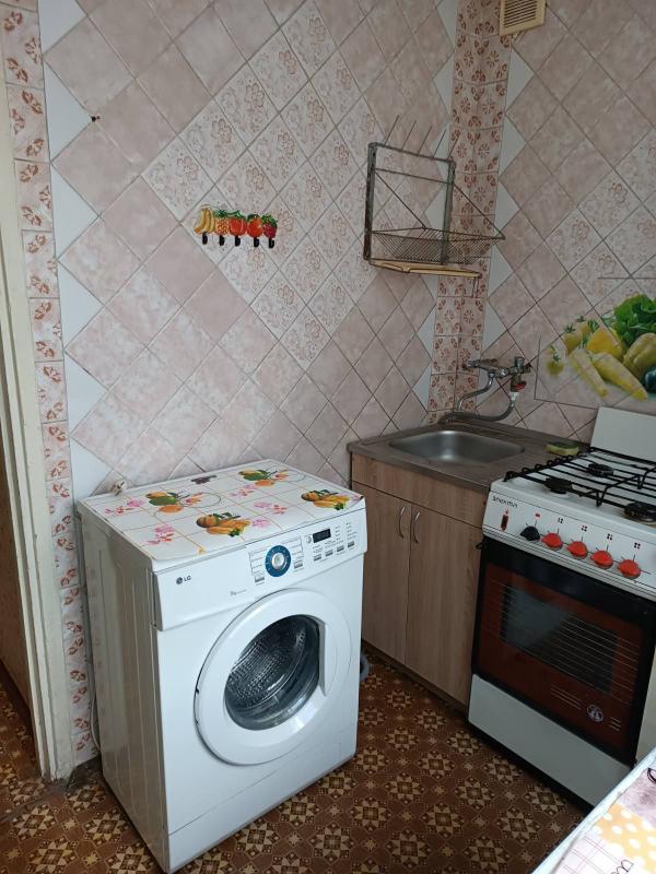 Продаж 1 кімнатної квартири 27 кв. м, Тракторобудівників просп. 77а