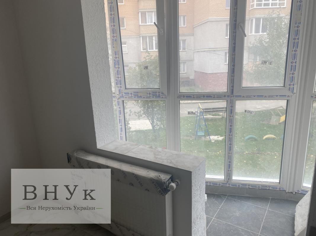 Продаж 2 кімнатної квартири 87 кв. м, Тролейбусна вул. 15