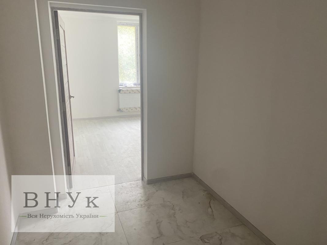 Продаж 2 кімнатної квартири 87 кв. м, Тролейбусна вул. 15