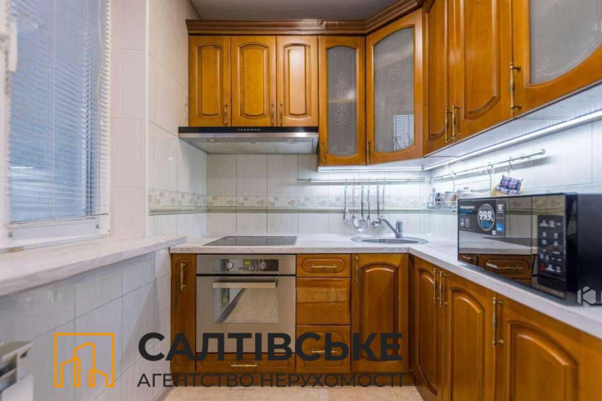 Продаж 3 кімнатної квартири 67 кв. м, Леся Сердюка вул. (Командарма Корка) 14