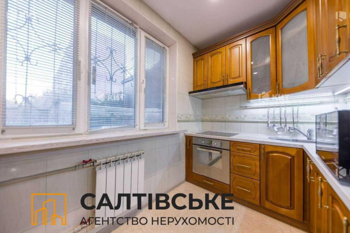 Продаж 3 кімнатної квартири 67 кв. м, Леся Сердюка вул. (Командарма Корка) 14