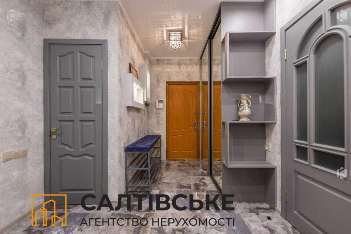 Продаж 3 кімнатної квартири 67 кв. м, Леся Сердюка вул. (Командарма Корка) 14