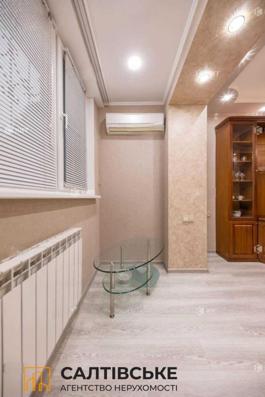 Продаж 3 кімнатної квартири 67 кв. м, Леся Сердюка вул. (Командарма Корка) 14